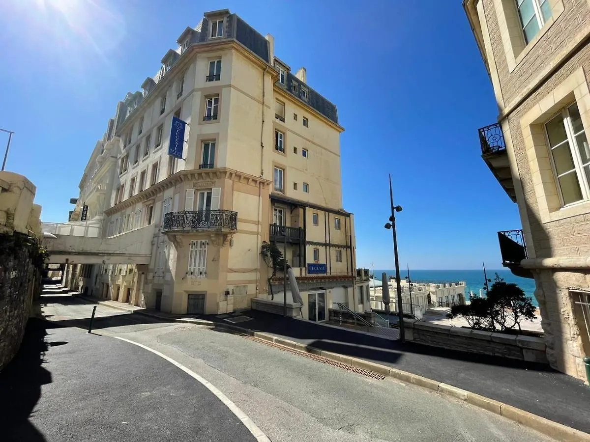 Coquet Studio Face Grande Plage Биарриц